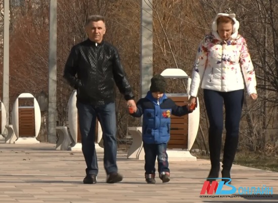 Свыше 600 волгоградский семей получили выплаты при рождении второго ребенка